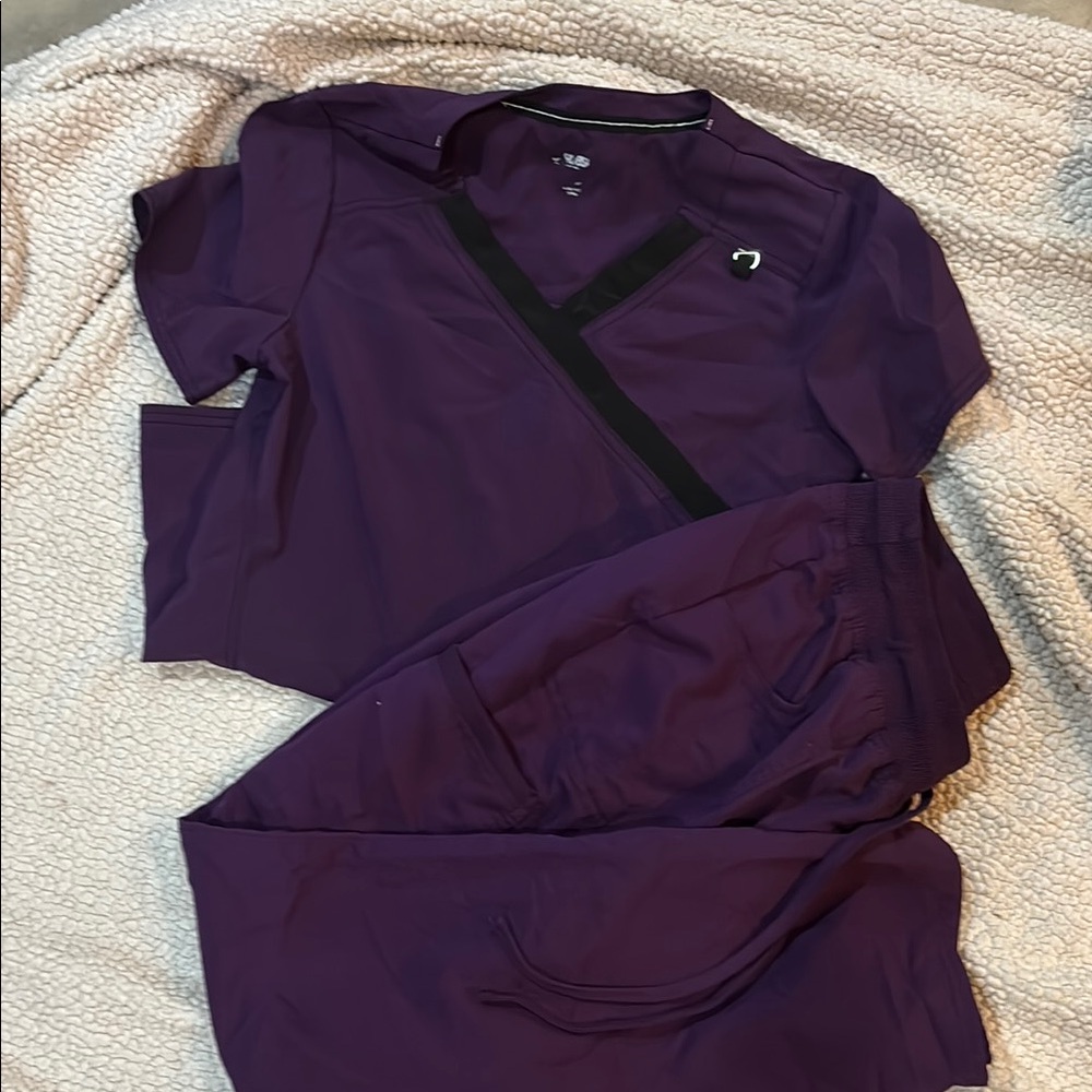 Scrubstar Women's, Size -Medium Eggplant Scrub Set. Barely worn, no stains tears